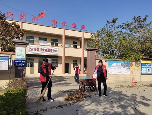 揭阳垦区开展春节前清洁大行动2.jpg